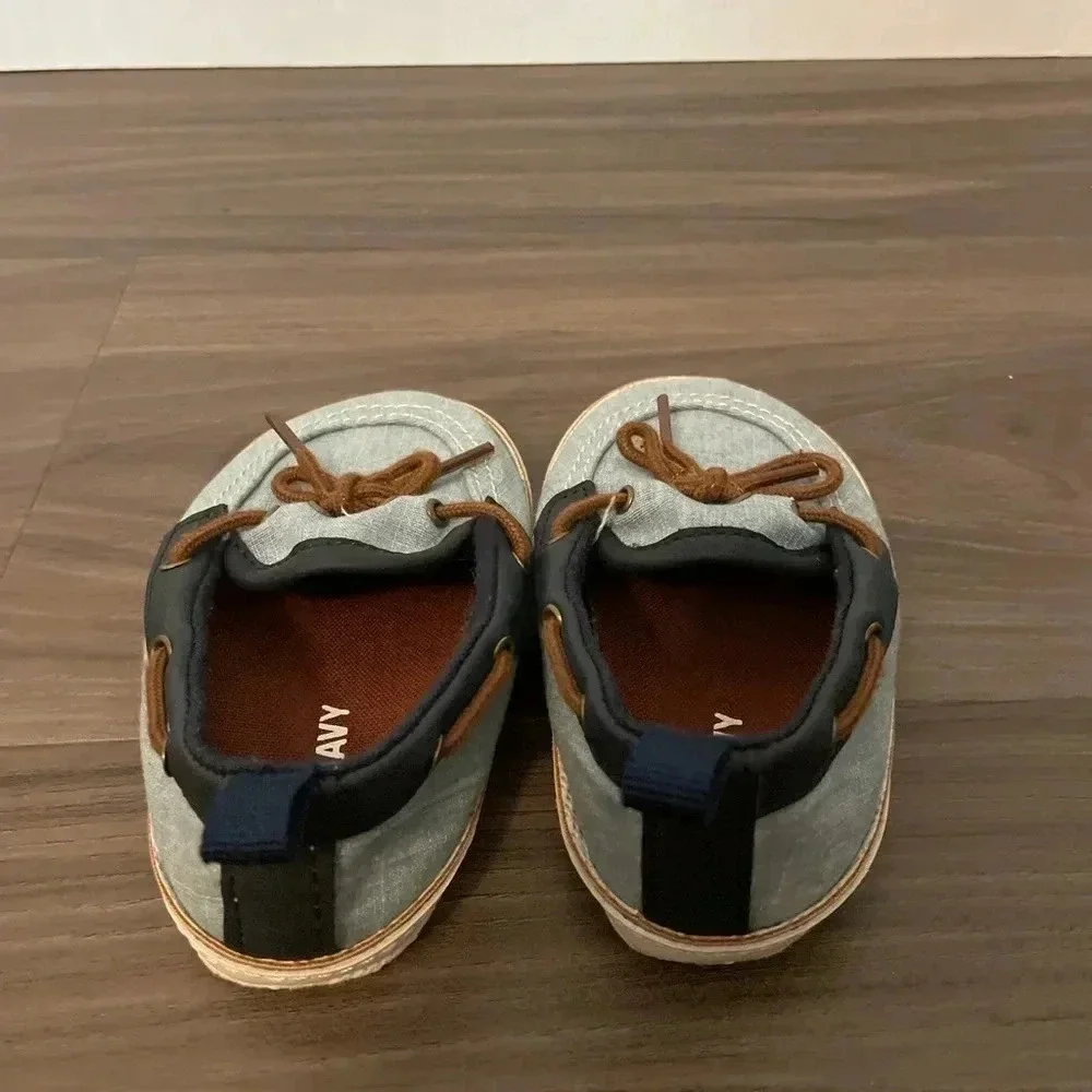 Old Navy Chambray blue with Navy boat shoes size 18-24 months